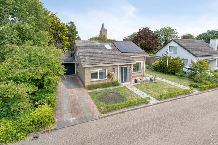 Halve Maanstraat 4 in Oostkapelle Foto