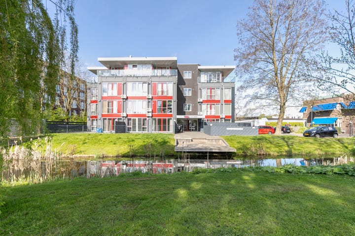 Halverwege 37 in Alphen aan den Rijn