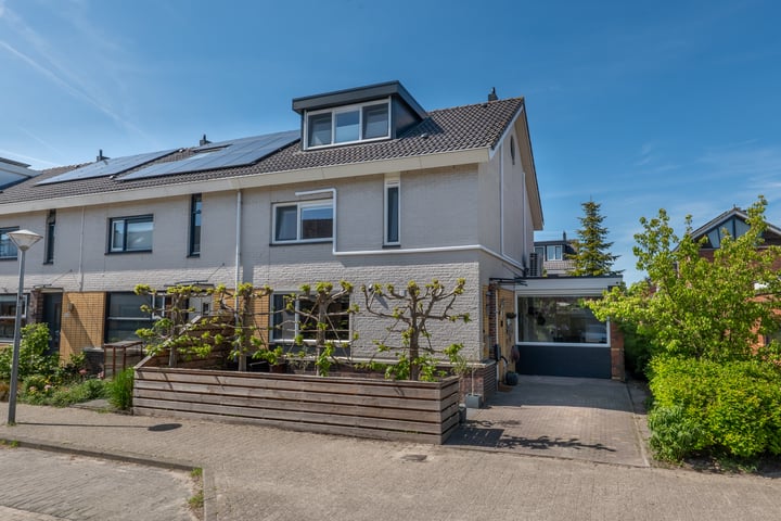 Photo of property Han Hoekstrahof 169, Hoorn