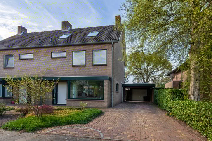 Handekenskruid 40 in Huijbergen