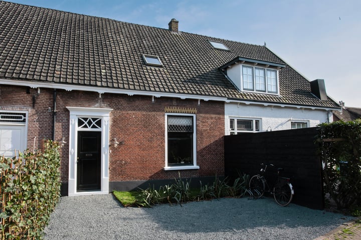 Hangenweg 8 in Huizen