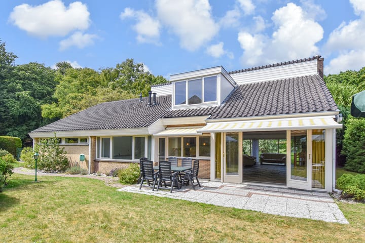 Hanso Idzerdapad 77 in 's-Gravenhage