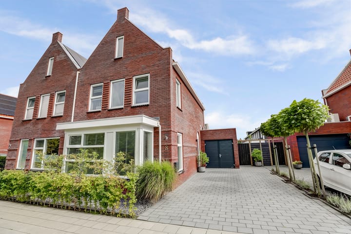 Harinxma van Donialeane 8 in Stiens