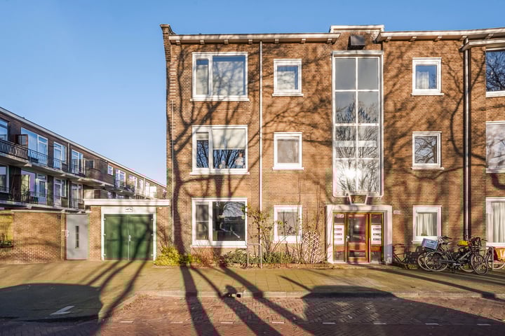 Photo of property Harmelenstraat 12, 's-Gravenhage