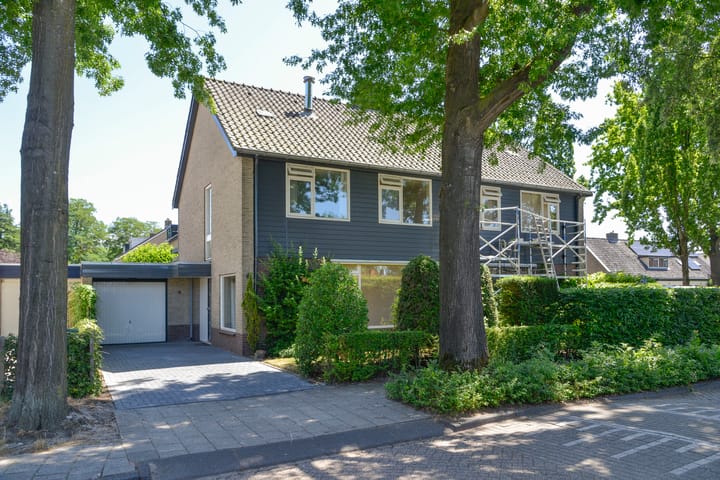 Hasselaarlaan 4 in Eemnes foto