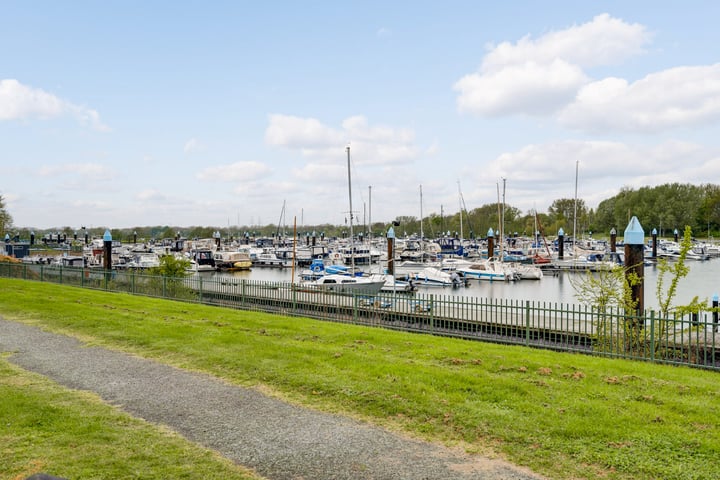 Hatenboer 15 in Roermond