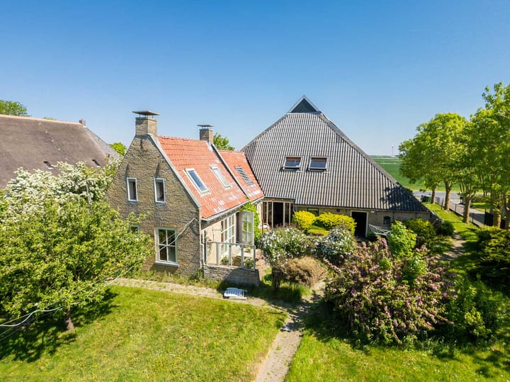 Haulewei 24 in Wijnaldum