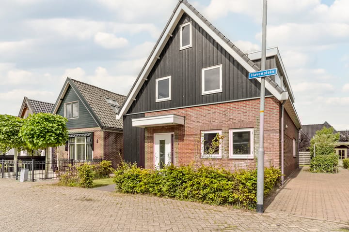 Havenplein 9 in Broek op Langedijk Foto