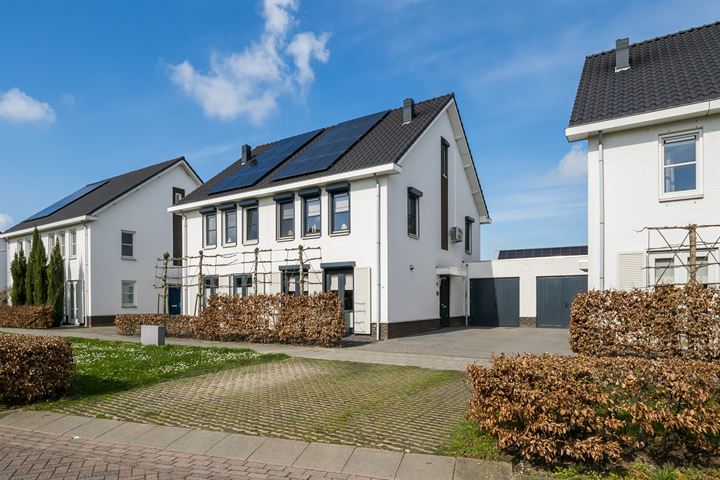 Havenstraat 32 in Tuil