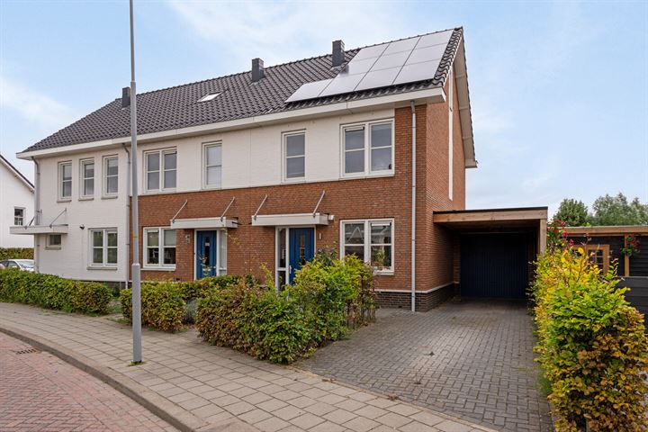 Havenstraat 42 in Tuil