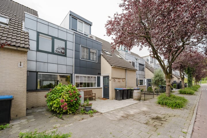 Foto van woning Haya van Someren-Downerpad 37, Spijkenisse