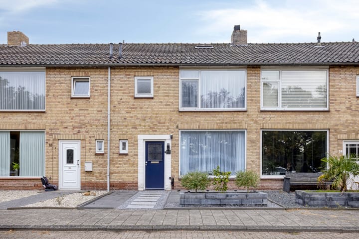 Hazelaarstraat 16 in Waalwijk
