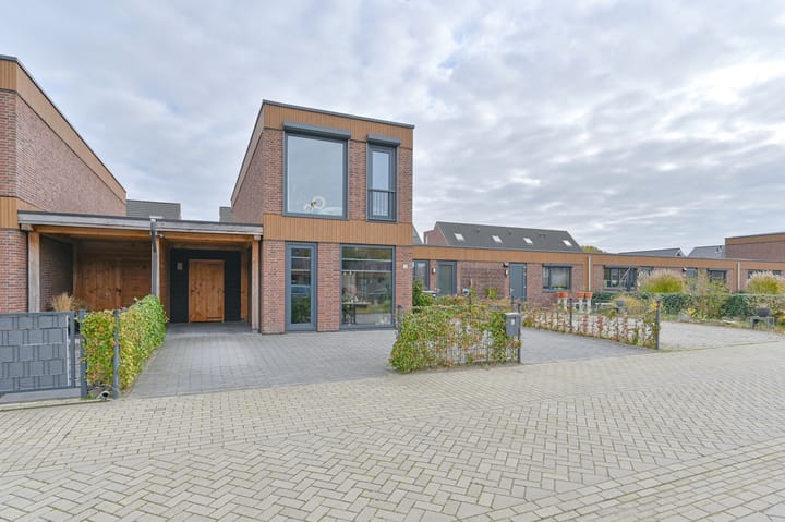 Photo of property Hazelaarwal 19, Emmen