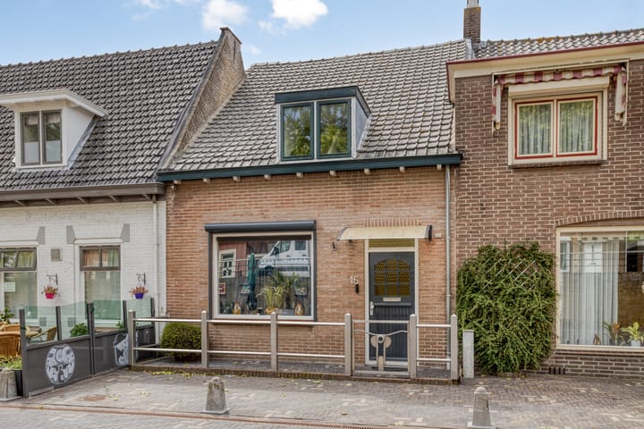 Photo of property Heerenstraat 15, 's-Heerenhoek