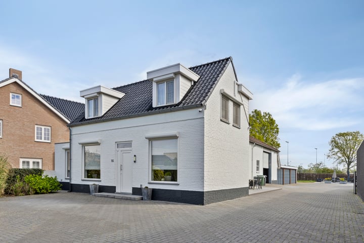 Heerma van Vossstraat 55 in Roosendaal