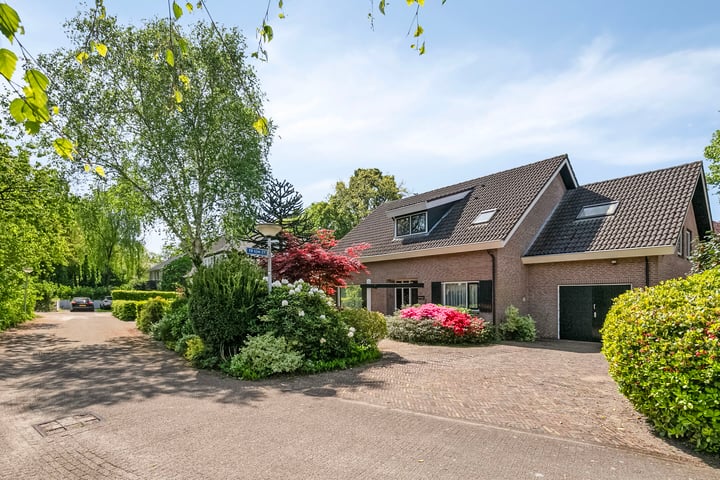 Photo of property Heirust 11, Rosmalen
