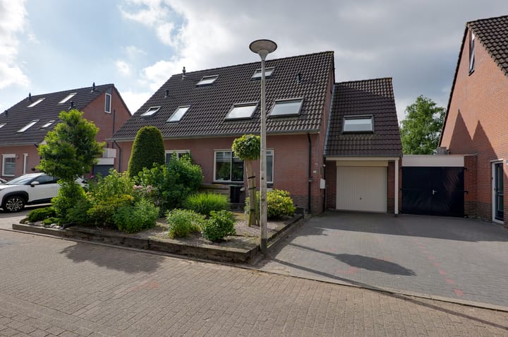 Heklanden 15 in Assen foto