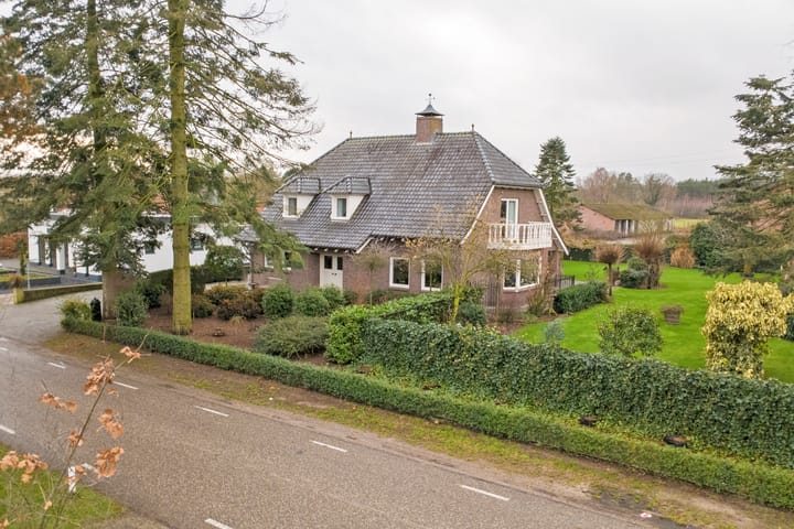 Photo of property Helenaveenseweg 69, Grashoek