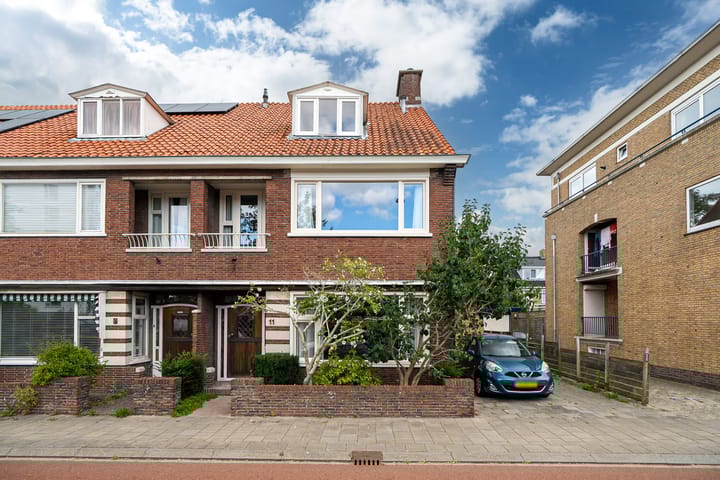 Photo of property Heliconweg 11, Leeuwarden