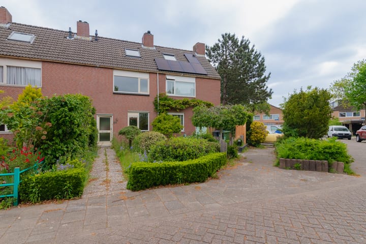 Heliotroop 81 in 's-Gravenzande