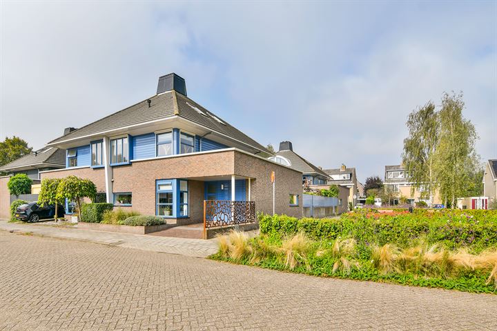 Hellemeerstraat 4 in Vijfhuizen