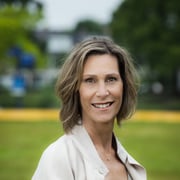 Foto van Hellen van de Weijdeven, Secretaresse bij Van Uffelen Makelaars