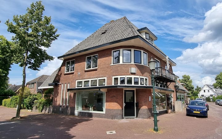 Hellingstraat 1 in Huizen