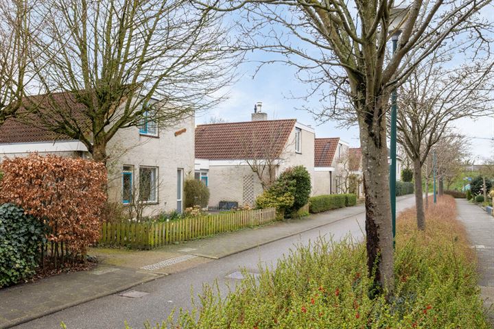 Photo of property Helmbloem 7, Breukelen