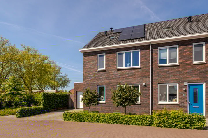 Hendrick Avercampstraat 12 in Hardinxveld-Giessendam