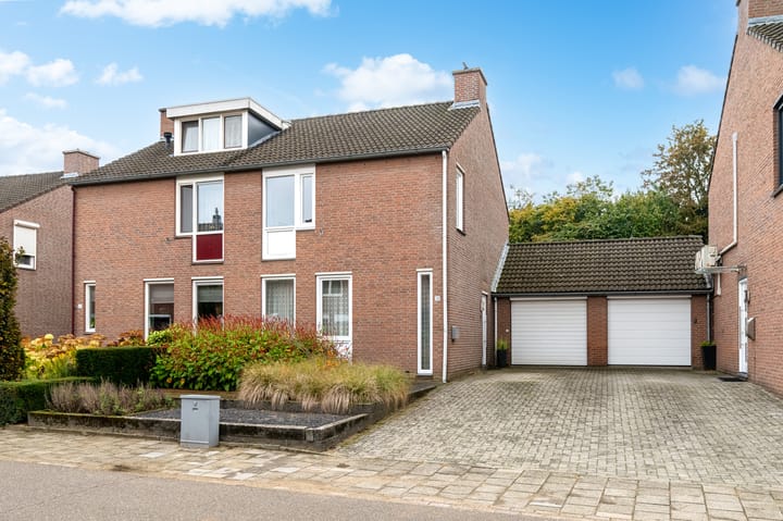 Hendrik van Veldekestraat 38 in Voerendaal photo