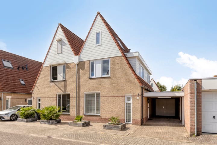 Photo of property Hendrik van Veldekestraat 7, Helmond