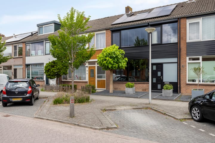 Photo of property Hendrik van Viandenstraat 12, Oudewater