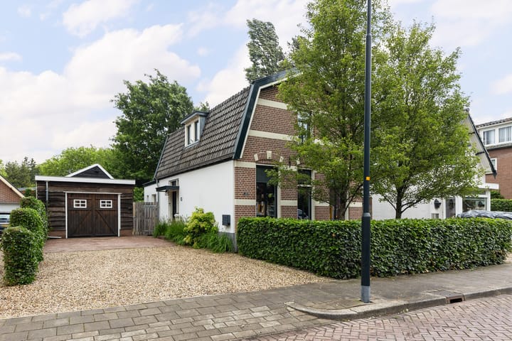 Hendrik Willem Mesdagstraat 10 in Apeldoorn