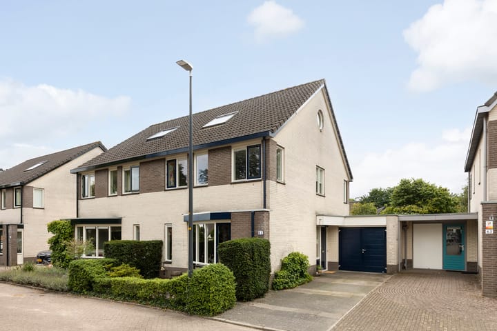Hendrik Willem Mesdagstraat 61 in Apeldoorn photo