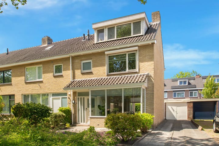 Photo of property Henegouwenlaan 8, Heemskerk