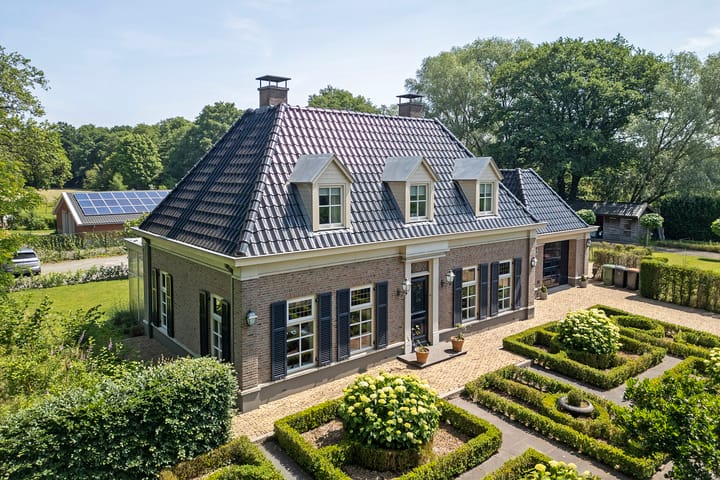 Photo of property Hengelosestraat 776, Enschede