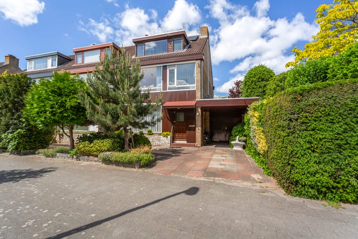 Photo of property Henriëtte Bosmanslaan 5, Rotterdam