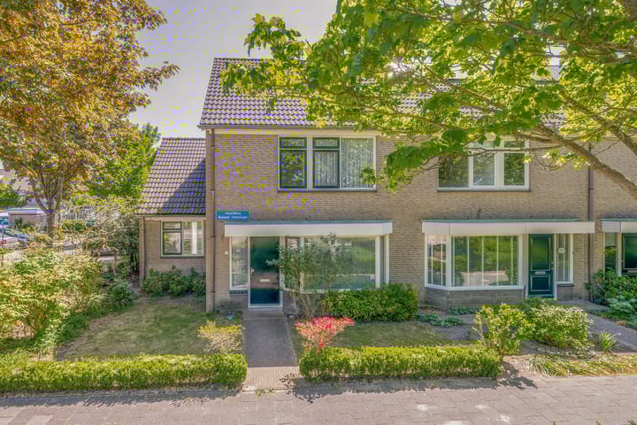 Henriette Roland Holstlaan 1 in Lisse foto