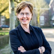 Foto van Henriëtte Veldhuijzen, Receptionist bij Van den Berk & Kerkhof Makelaars en Taxateurs