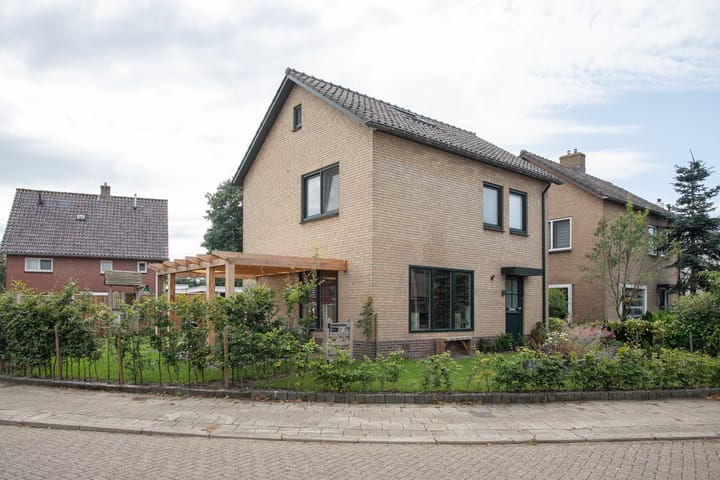 Foto von Haus Henry Dunantstraat 1, Den Ham