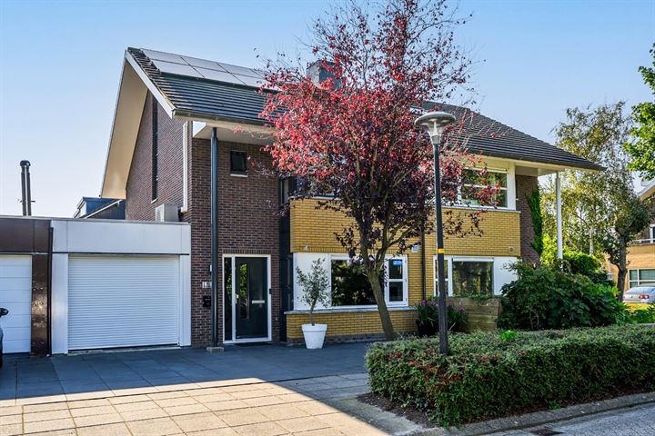Photo of property Herfststraat 5, Almere