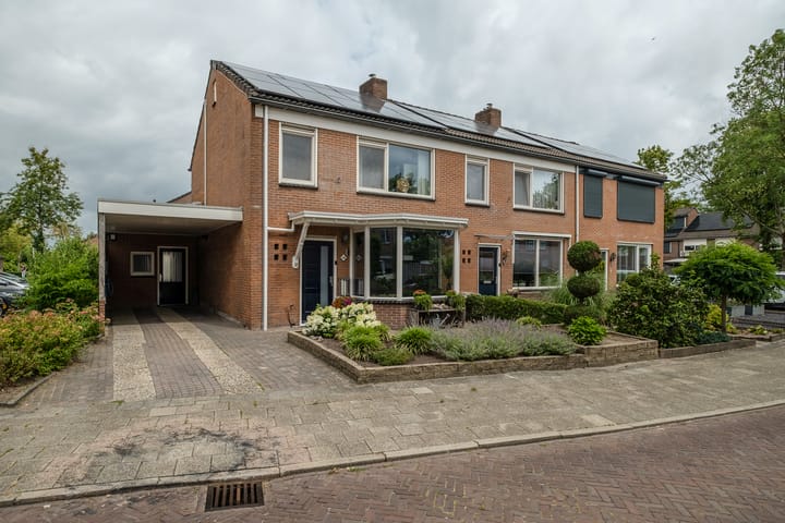Herman ter Hoentelaan 29 in Losser