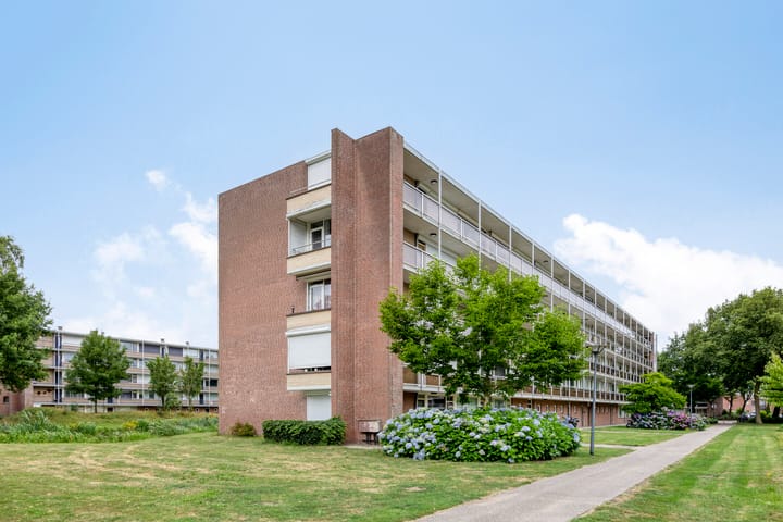 Hertogenlaan 214 in Oosterhout photo