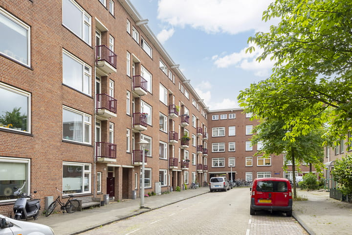Hertspieghelweg 50-1 in Amsterdam photo