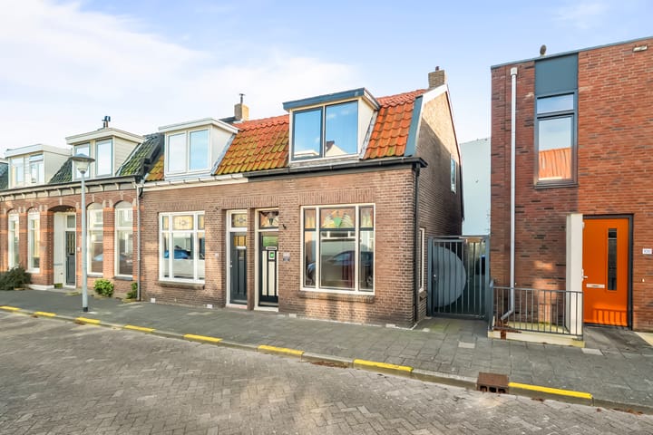 Hertzogstraat 102 in Den Helder
