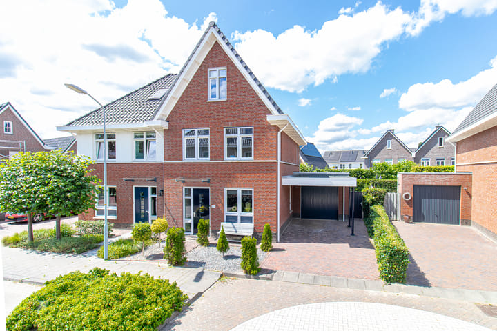 Het Veer 4 in Tuil
