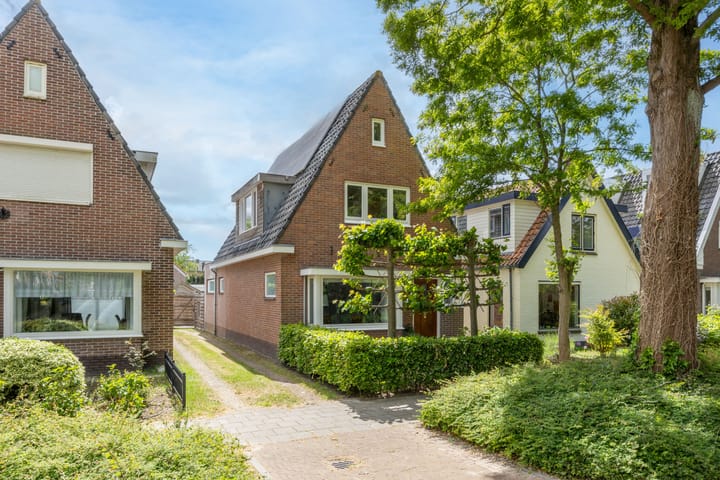 Het Zevenhuizen 10 in Heiloo foto