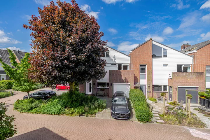 Heuvelhof 12 in Waddinxveen