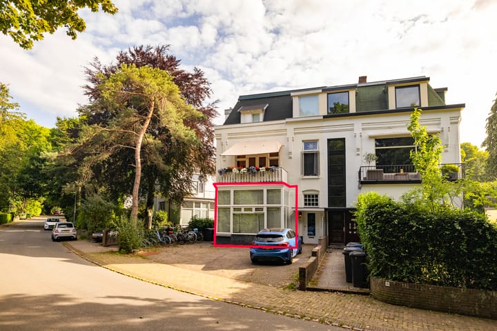 Heuvellaan 12 in Hilversum