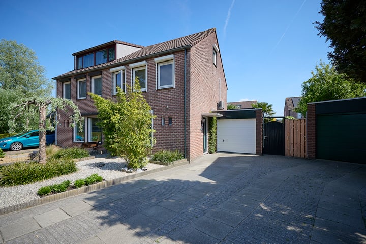 Hoefbladstraat 13 in Terneuzen